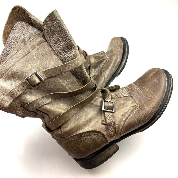 Steve Madden Shoes - Steve Madden Bandit distressed taupe leather Combat Moto boots size 9
